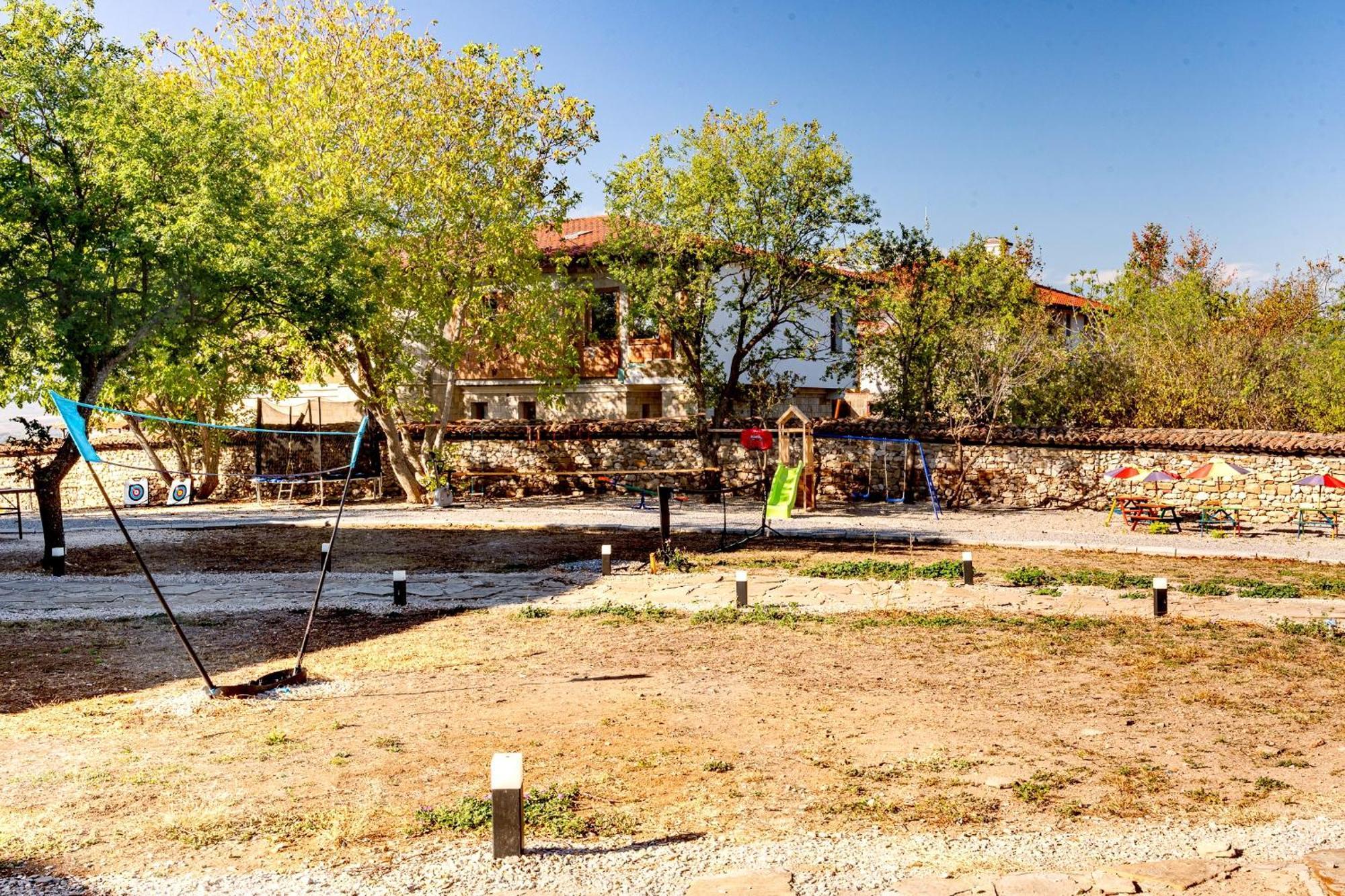 Complex Arbanashki Style-Panoramic View With Summer And Winter Terrace, Jacuzzi, Sauna, Children'S And Adult Area With Cinema Summer アルバナシ エクステリア 写真